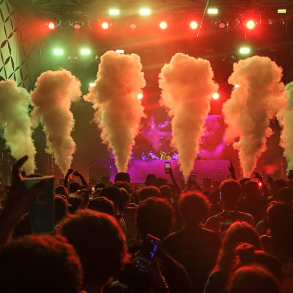 CO2 jets over a dancing crowd